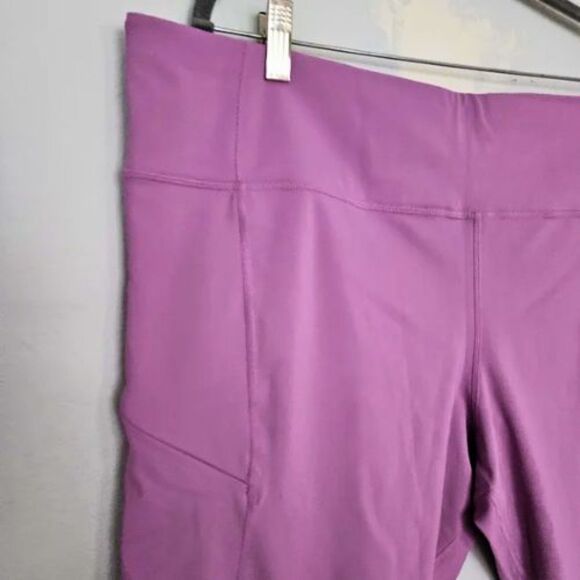 NWT Athleta Contender Laser Cut 7/8 Workout Tight | 2X - Picture 3 of 5